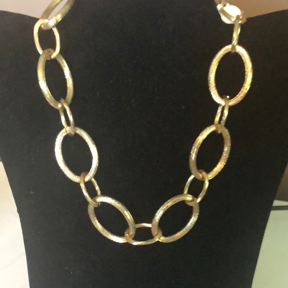 Gold link necklace